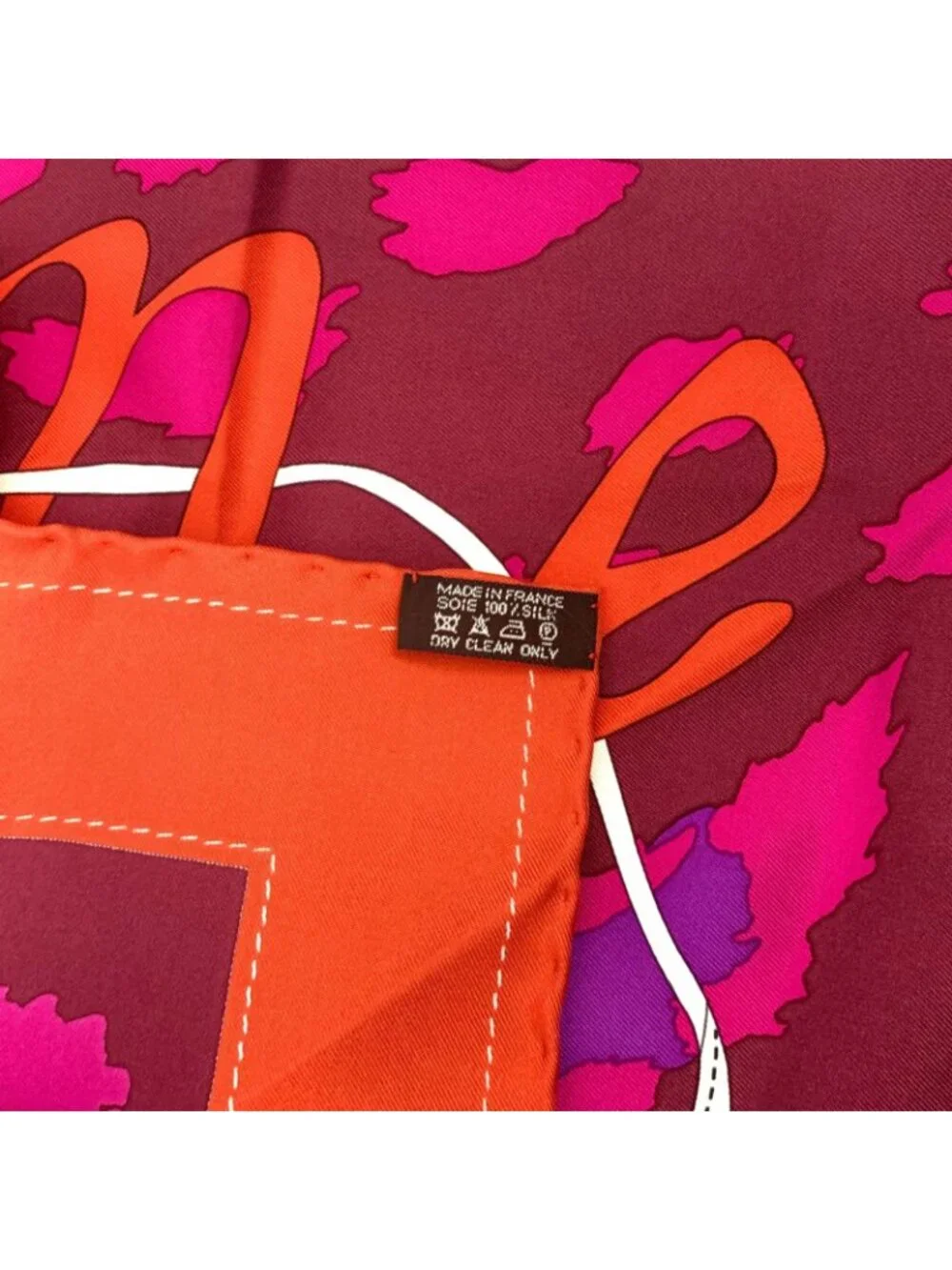 Hermes Carre 90 Monsieur Et Madame All Over Pattern Silk Scarf Multicolor - Picture 7 of 7